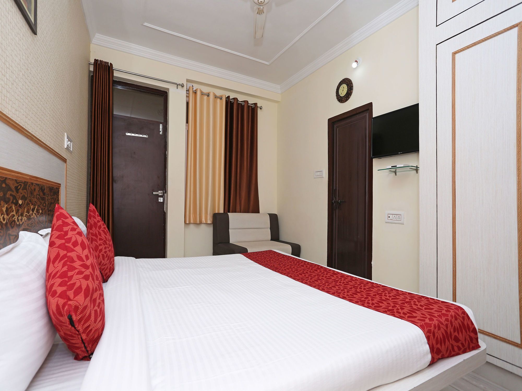 Oyo 10104 Radhika Resort Kota  Buitenkant foto